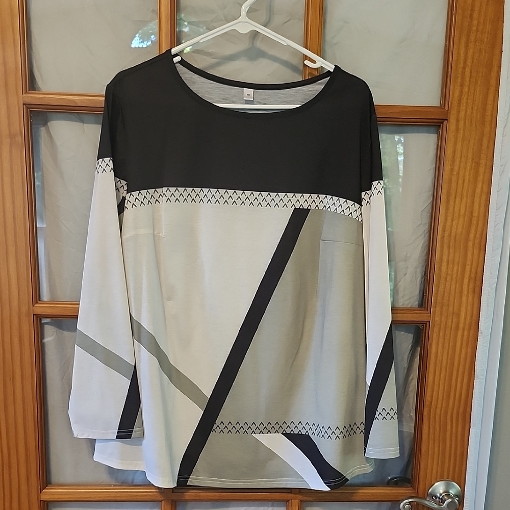 Stylish Black and Green Women's Top 1X